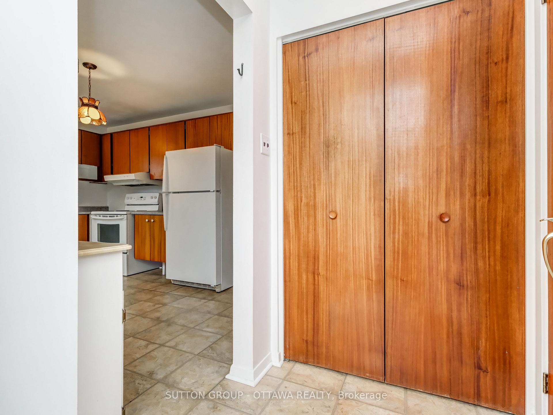Photo 13 of 2427 Baseline Road, Ottawa, Queensway Terrace South/Ridgeview — HOMEH