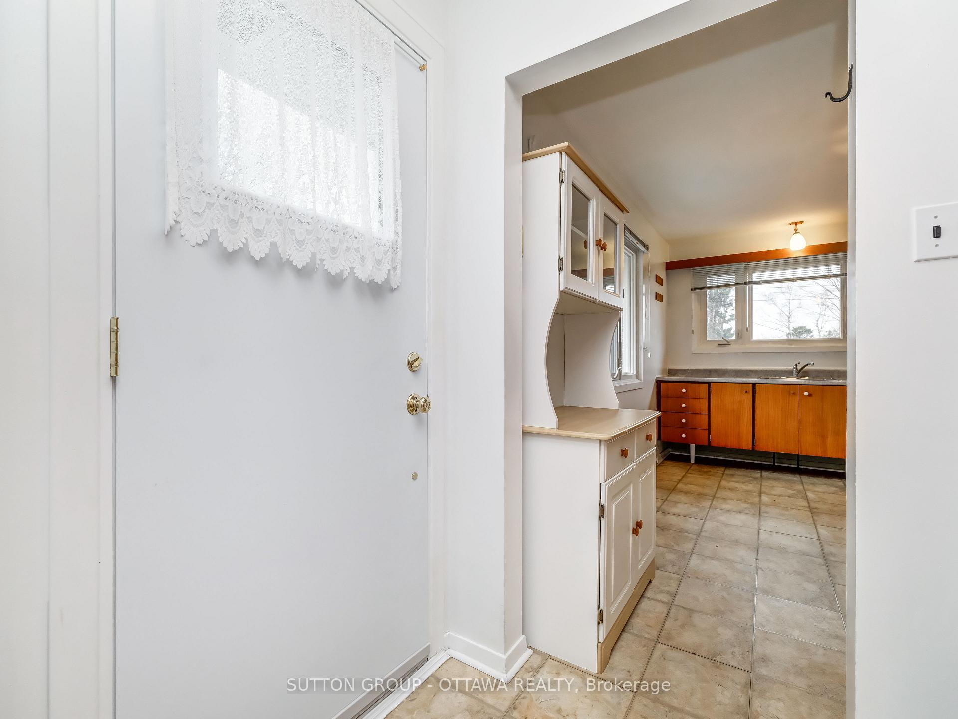 Photo 14 of 2427 Baseline Road, Ottawa, Queensway Terrace South/Ridgeview — HOMEH