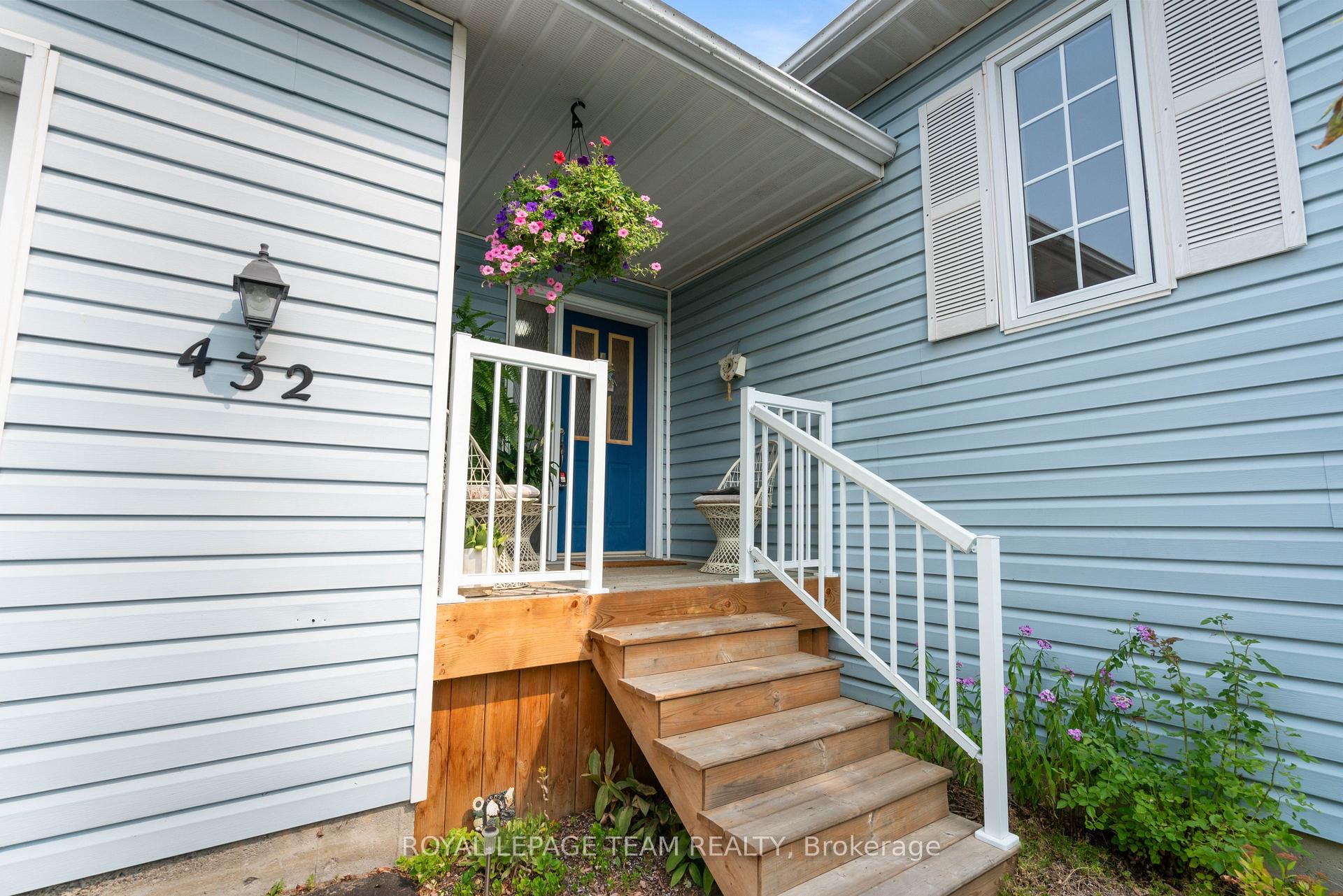 Photo 4 of 432 Queen Street, North Dundas, Winchester — HOMEH
