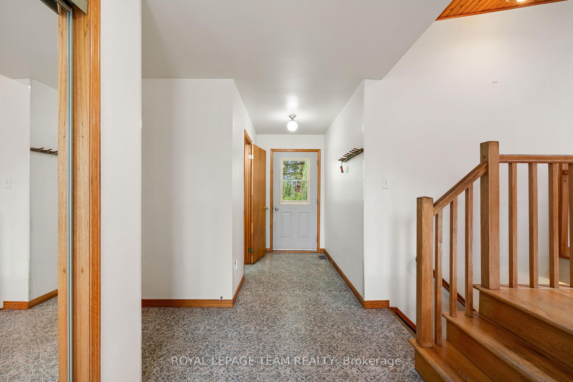 Photo 6 of 432 Queen Street, North Dundas, Winchester — HOMEH
