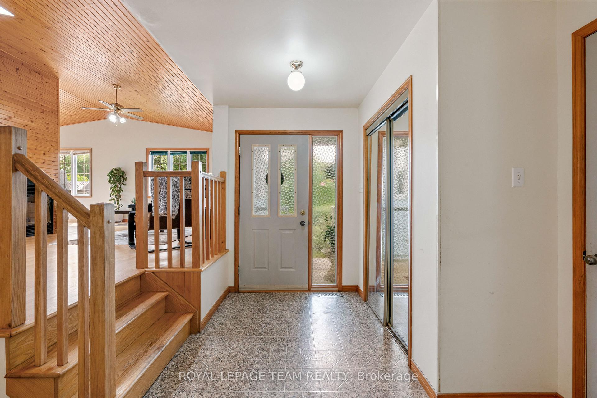 Photo 7 of 432 Queen Street, North Dundas, Winchester — HOMEH