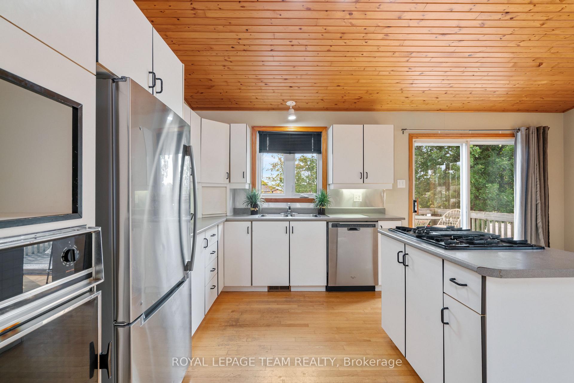 Photo 17 of 432 Queen Street, North Dundas, Winchester — HOMEH