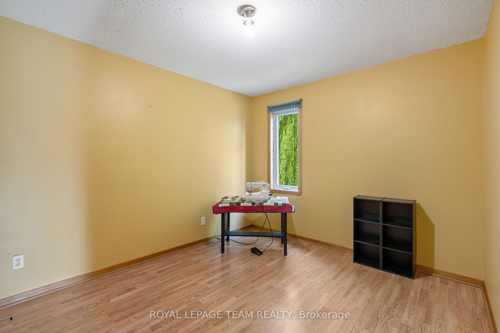 Photo 22 of 432 Queen Street, North Dundas, Winchester — HOMEH