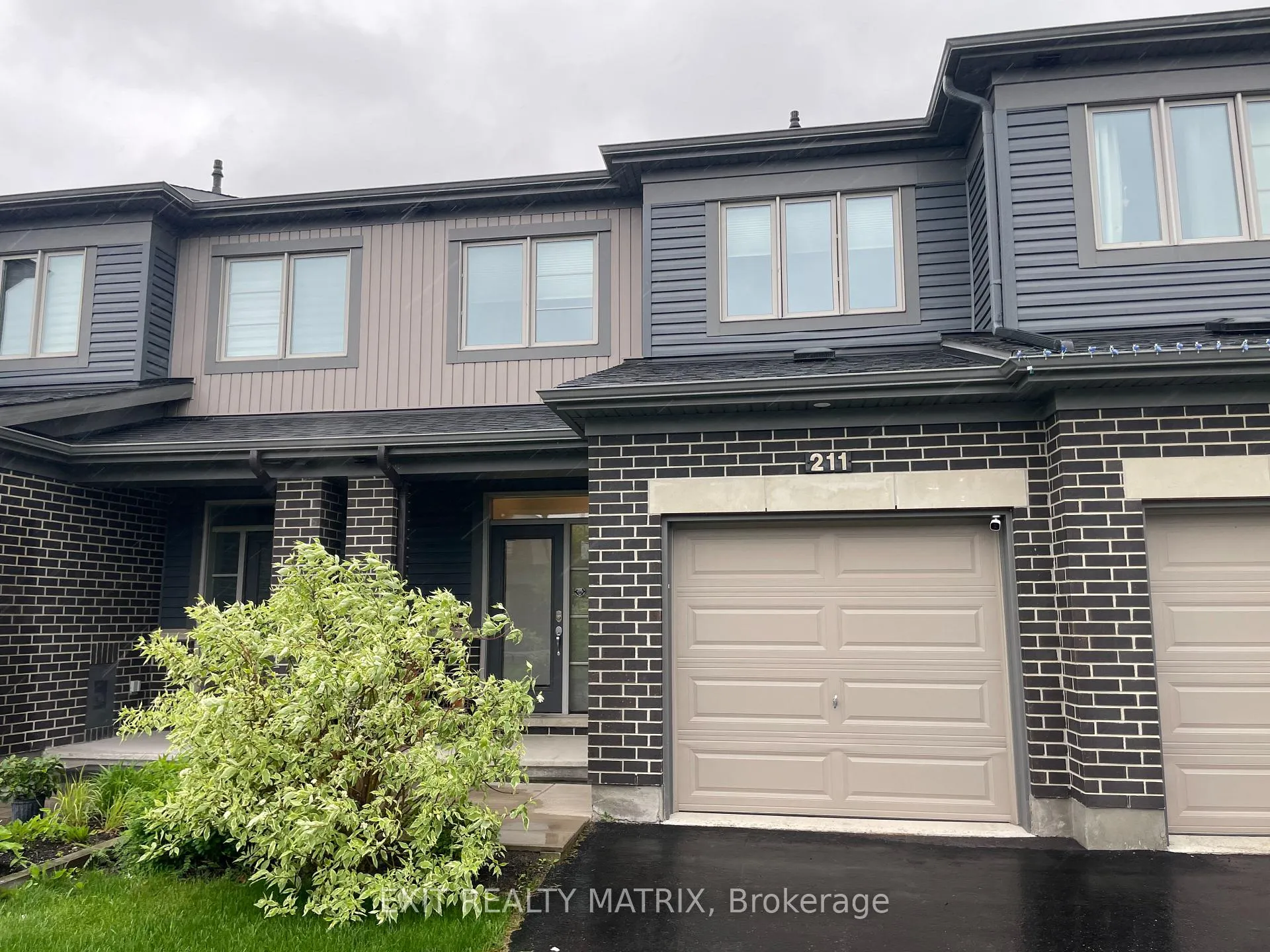 Photo 2 of 211 Mountain Sorrel Way, Ottawa, Avalon West — HOMEH