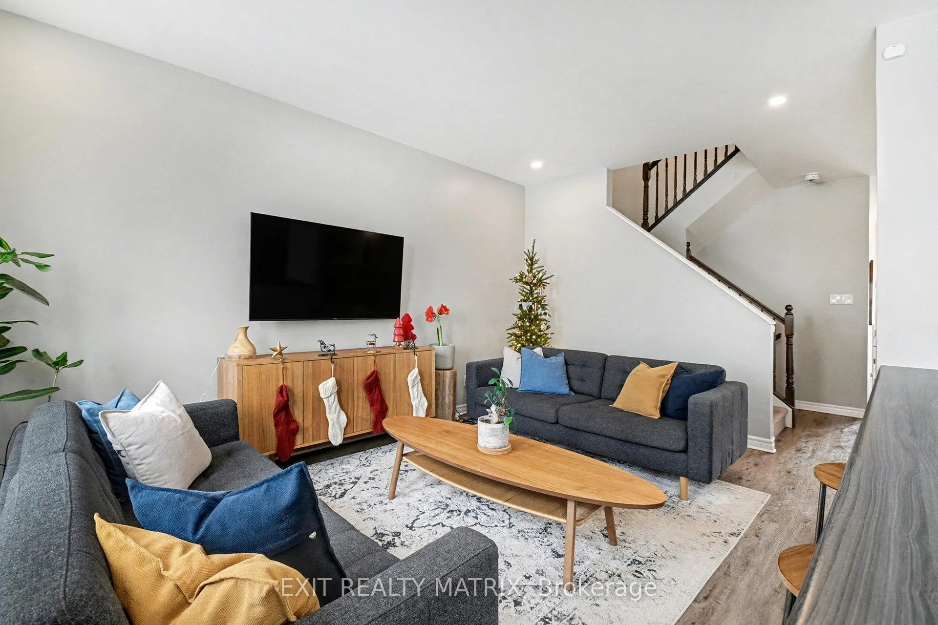 Photo 5 of 211 Mountain Sorrel Way, Ottawa, Avalon West — HOMEH
