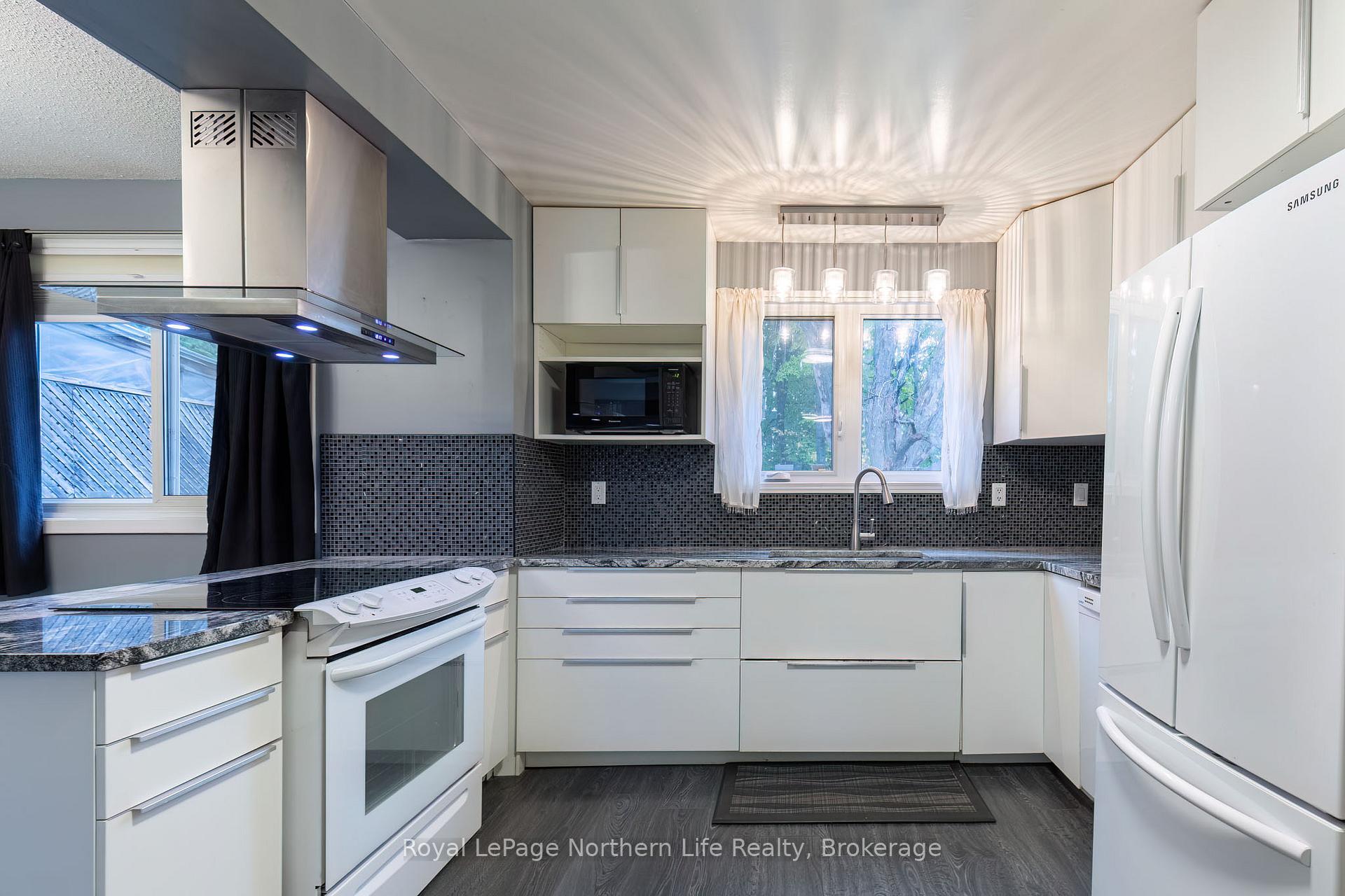 Photo 10 of 110 Marshall Park Drive, North Bay, Ferris — HOMEH