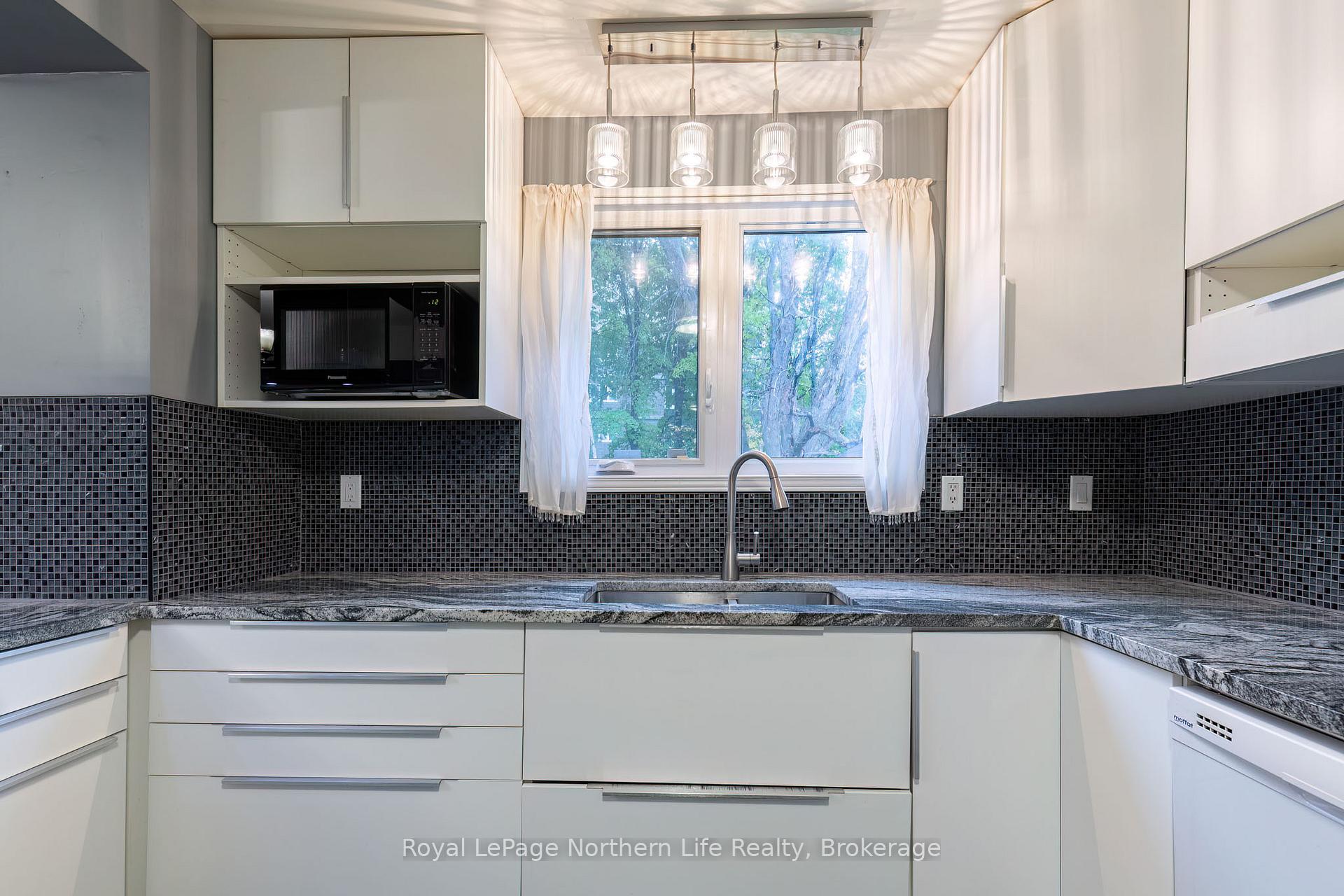 Photo 11 of 110 Marshall Park Drive, North Bay, Ferris — HOMEH