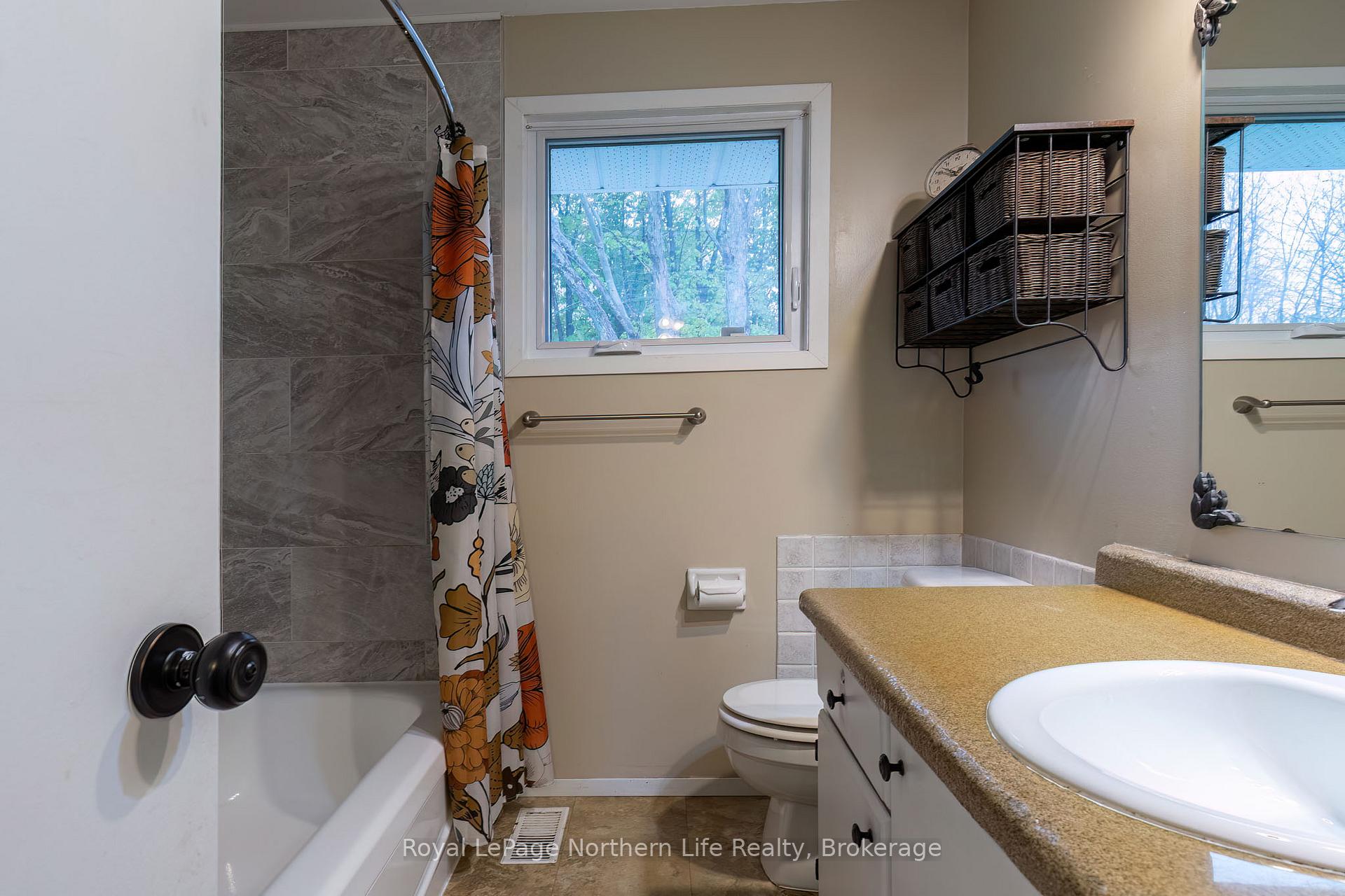 Photo 15 of 110 Marshall Park Drive, North Bay, Ferris — HOMEH
