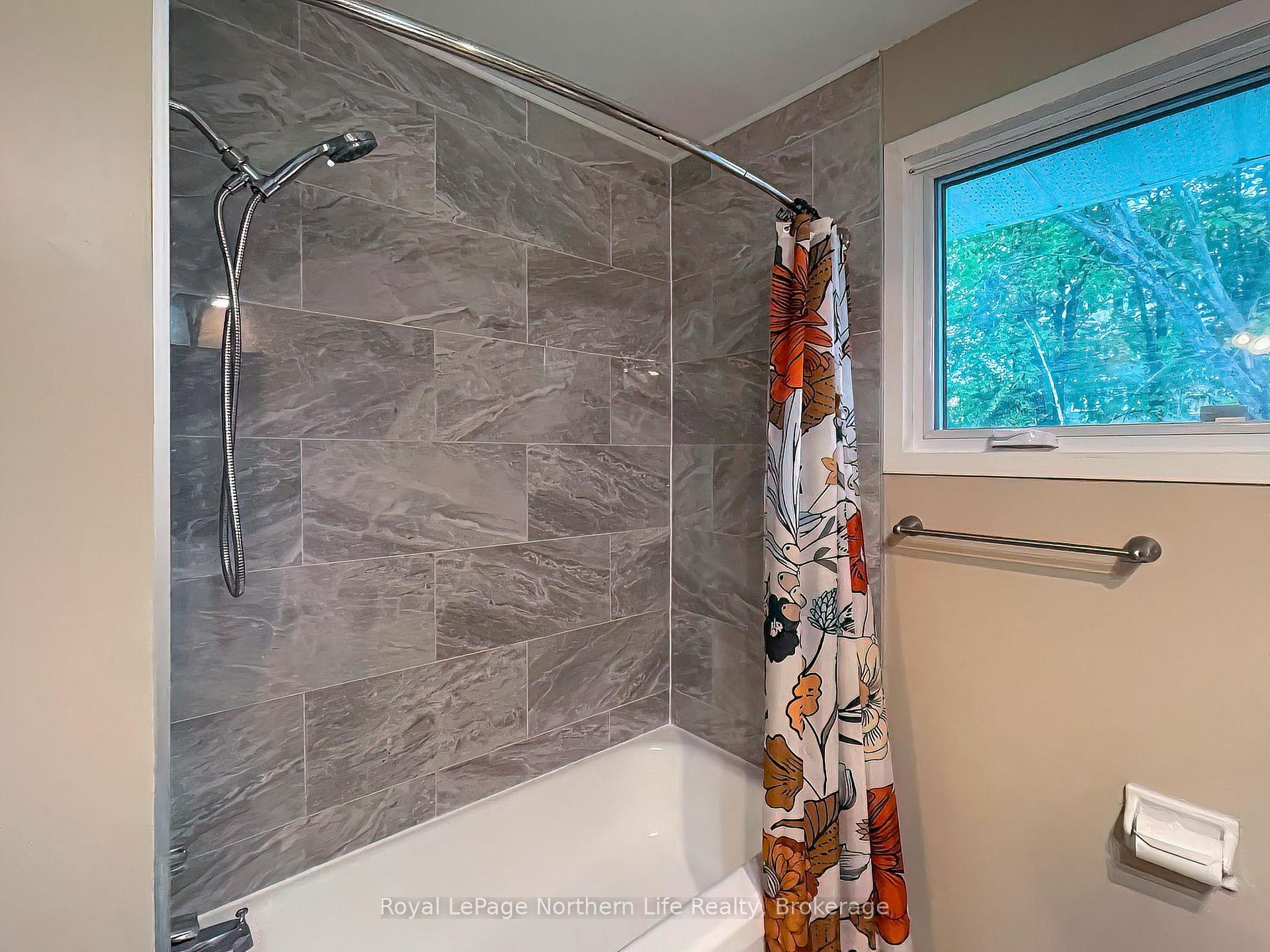 Photo 16 of 110 Marshall Park Drive, North Bay, Ferris — HOMEH