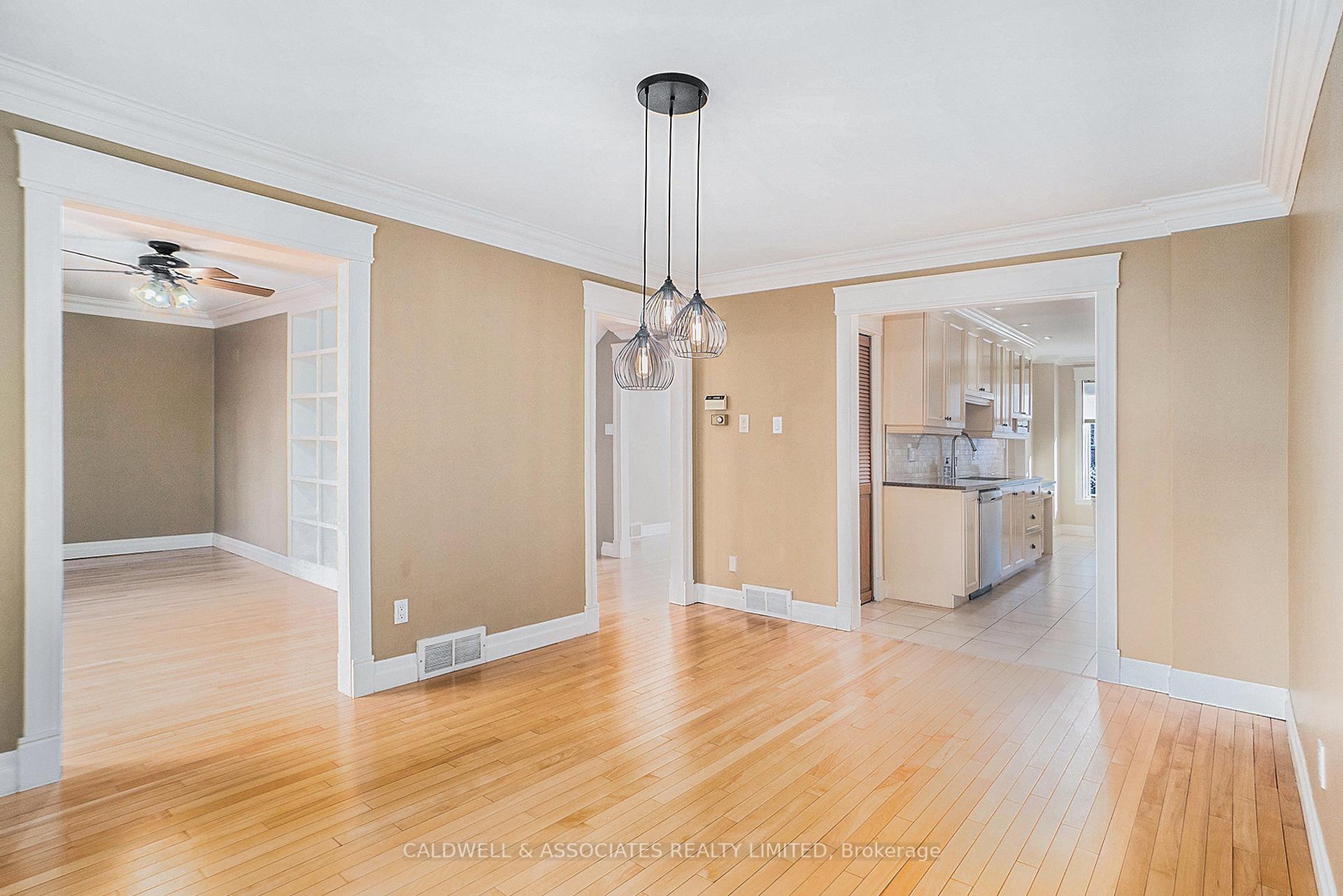 Photo 8 of 32 Charles Street, Ottawa, New Edinburgh — HOMEH