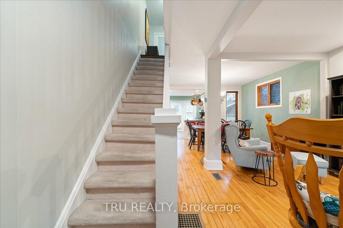 Photo 3 of 7 Acacia Avenue, Ottawa, Lindenlea — HOMEH