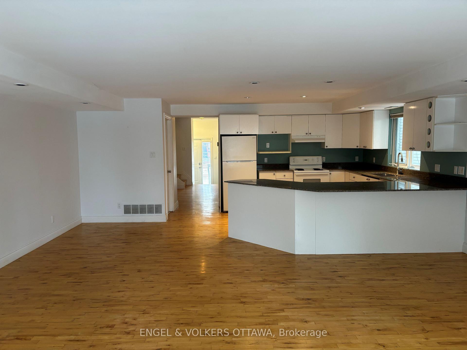 Photo 4 of Unit A, 306 Presland Road, Ottawa, Overbrook/Castle Heights — HOMEH