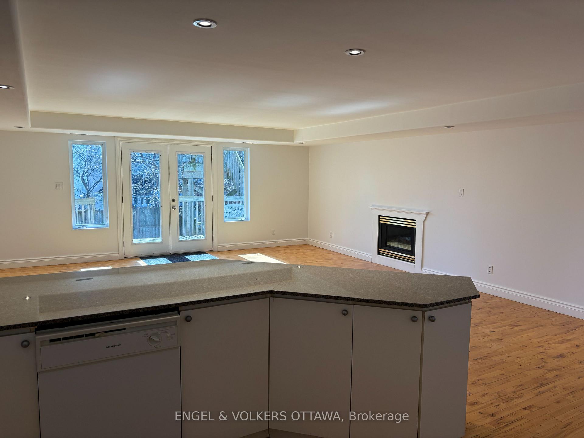 Photo 8 of Unit A, 306 Presland Road, Ottawa, Overbrook/Castle Heights — HOMEH