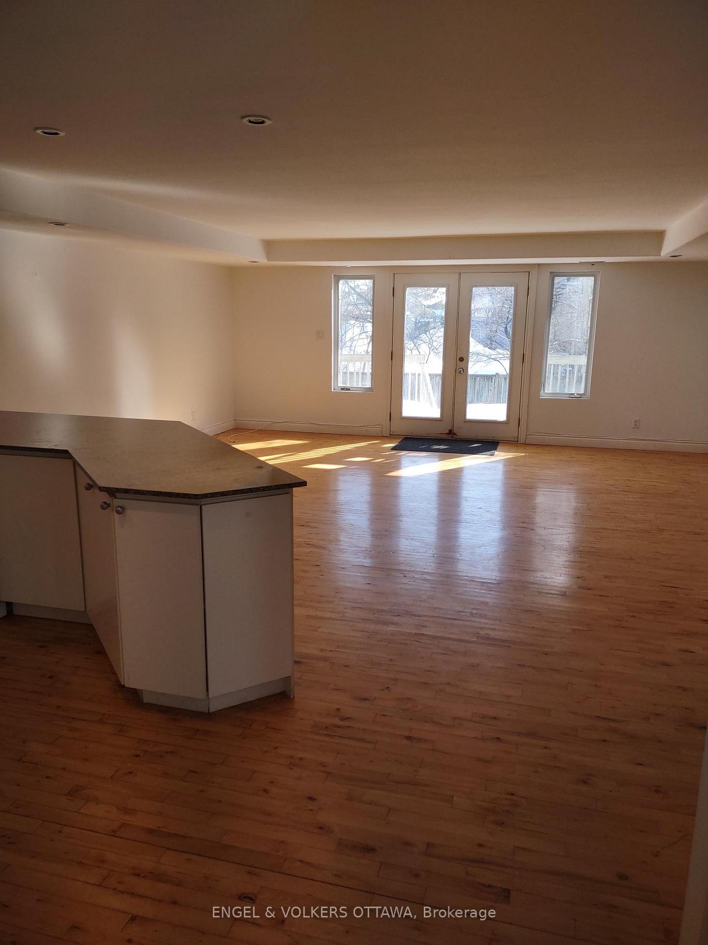 Photo 12 of Unit A, 306 Presland Road, Ottawa, Overbrook/Castle Heights — HOMEH