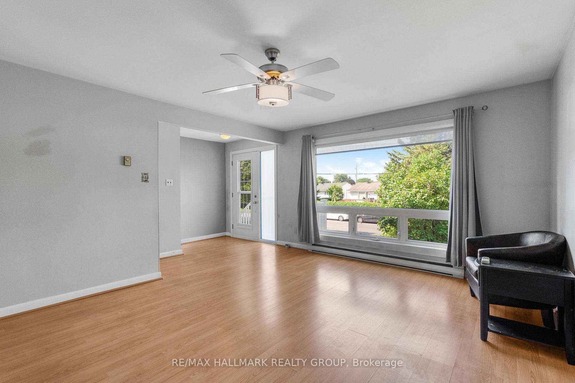 Photo 3 of 1111 Cholette Crescent, Ottawa, Convent Glen South — HOMEH