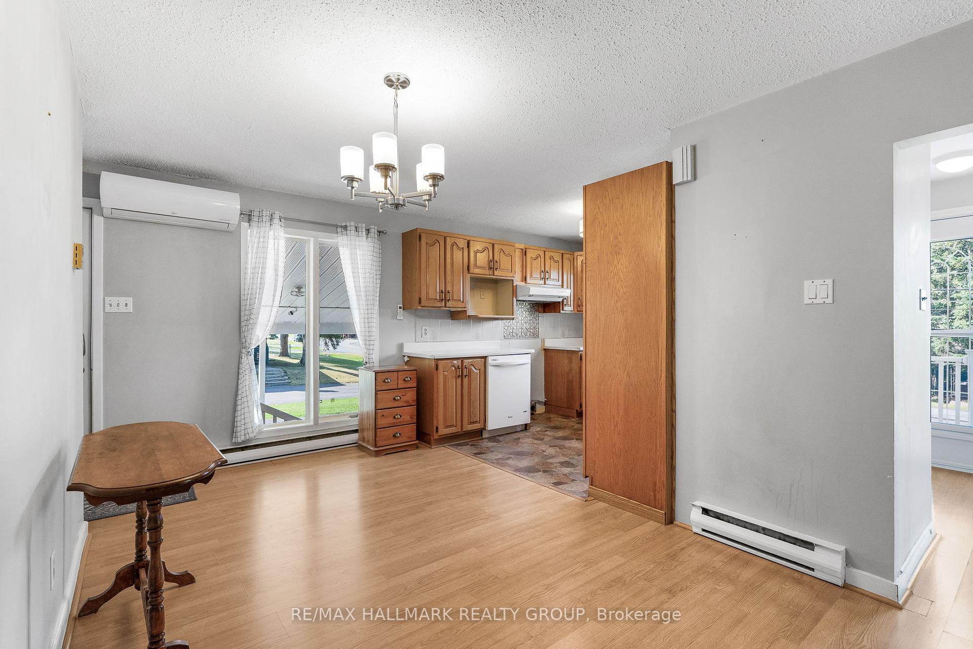 Photo 4 of 1111 Cholette Crescent, Ottawa, Convent Glen South — HOMEH