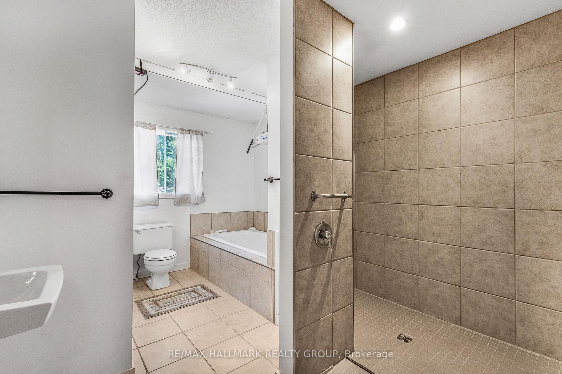 Photo 9 of 1111 Cholette Crescent, Ottawa, Convent Glen South — HOMEH