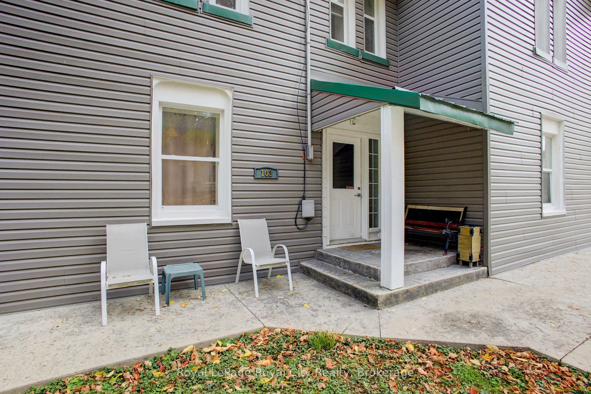 Photo 5 of 103 Patrick Street E, North Huron, Wingham — HOMEH