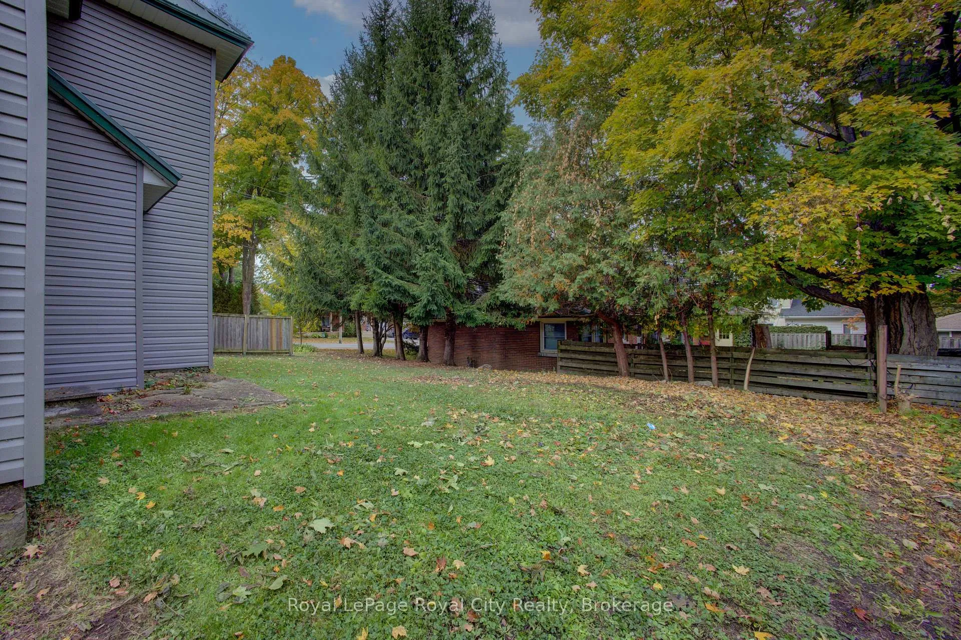 Photo 11 of 103 Patrick Street E, North Huron, Wingham — HOMEH
