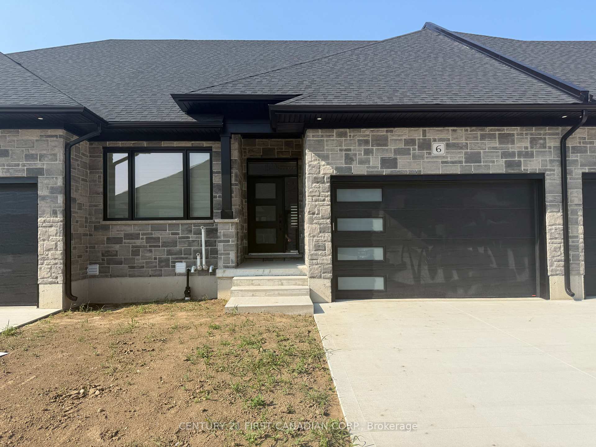 Photo 1 of Unit 6, 32 Postma Crescent, North Middlesex, Alisa Craig — HOMEH