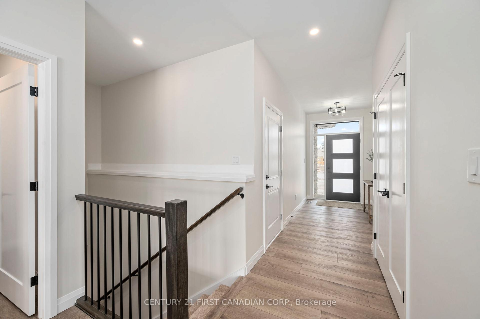 Photo 5 of Unit 6, 32 Postma Crescent, North Middlesex, Alisa Craig — HOMEH