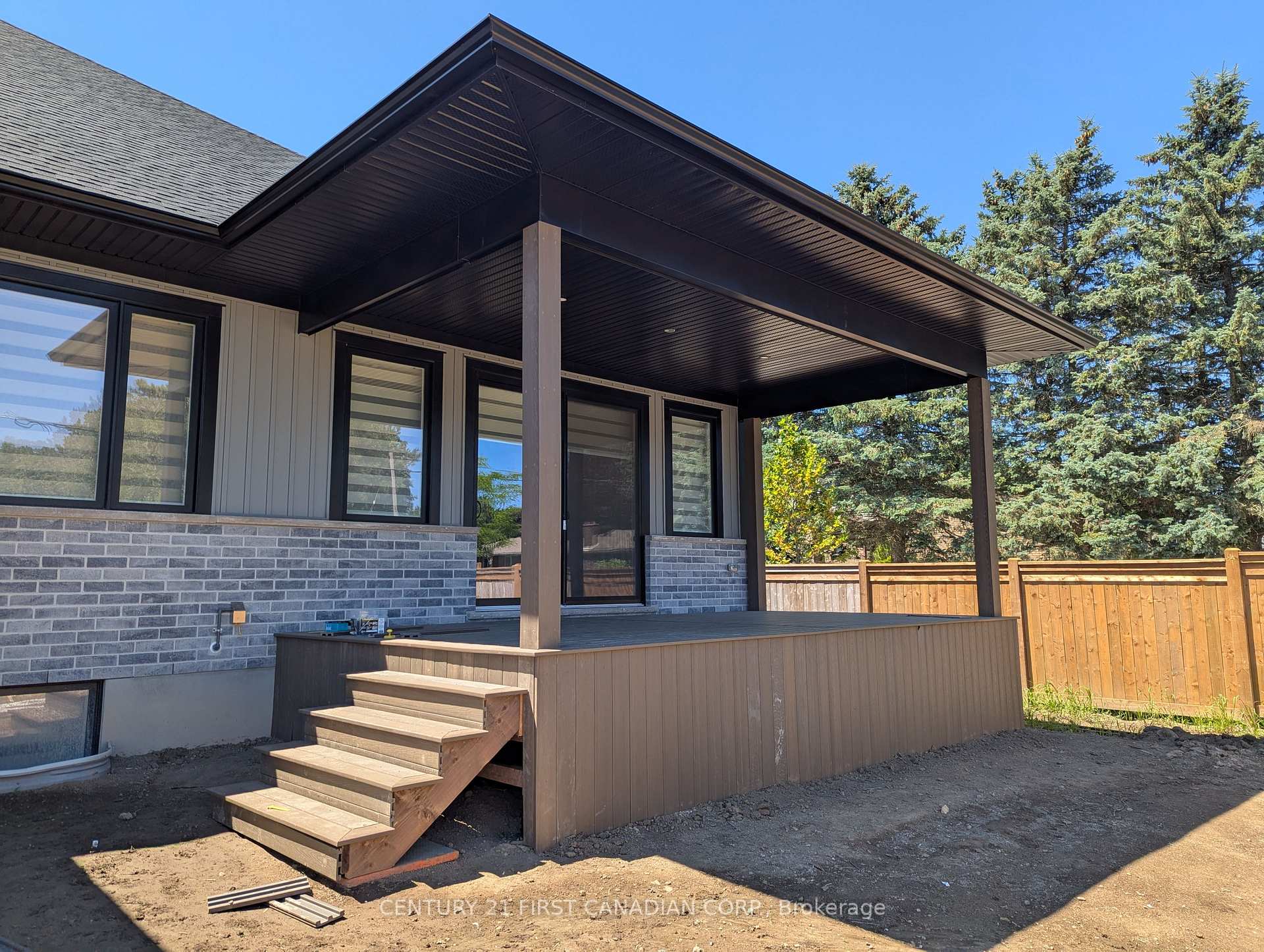 Photo 25 of Unit 6, 32 Postma Crescent, North Middlesex, Alisa Craig — HOMEH