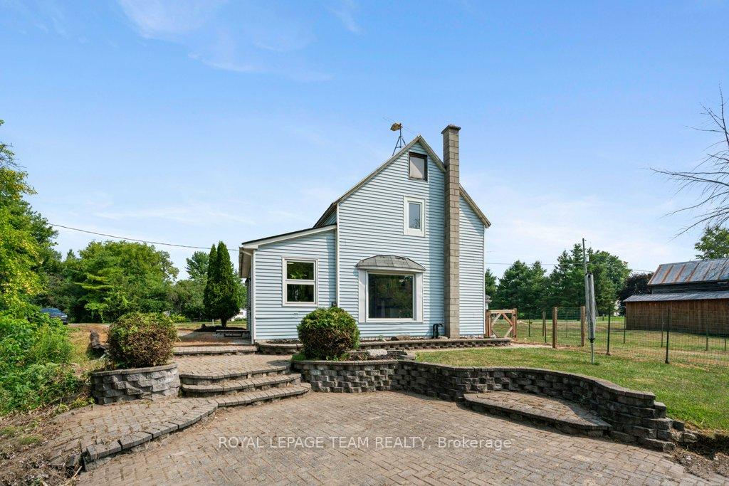 Front of 11434 Sarah Street