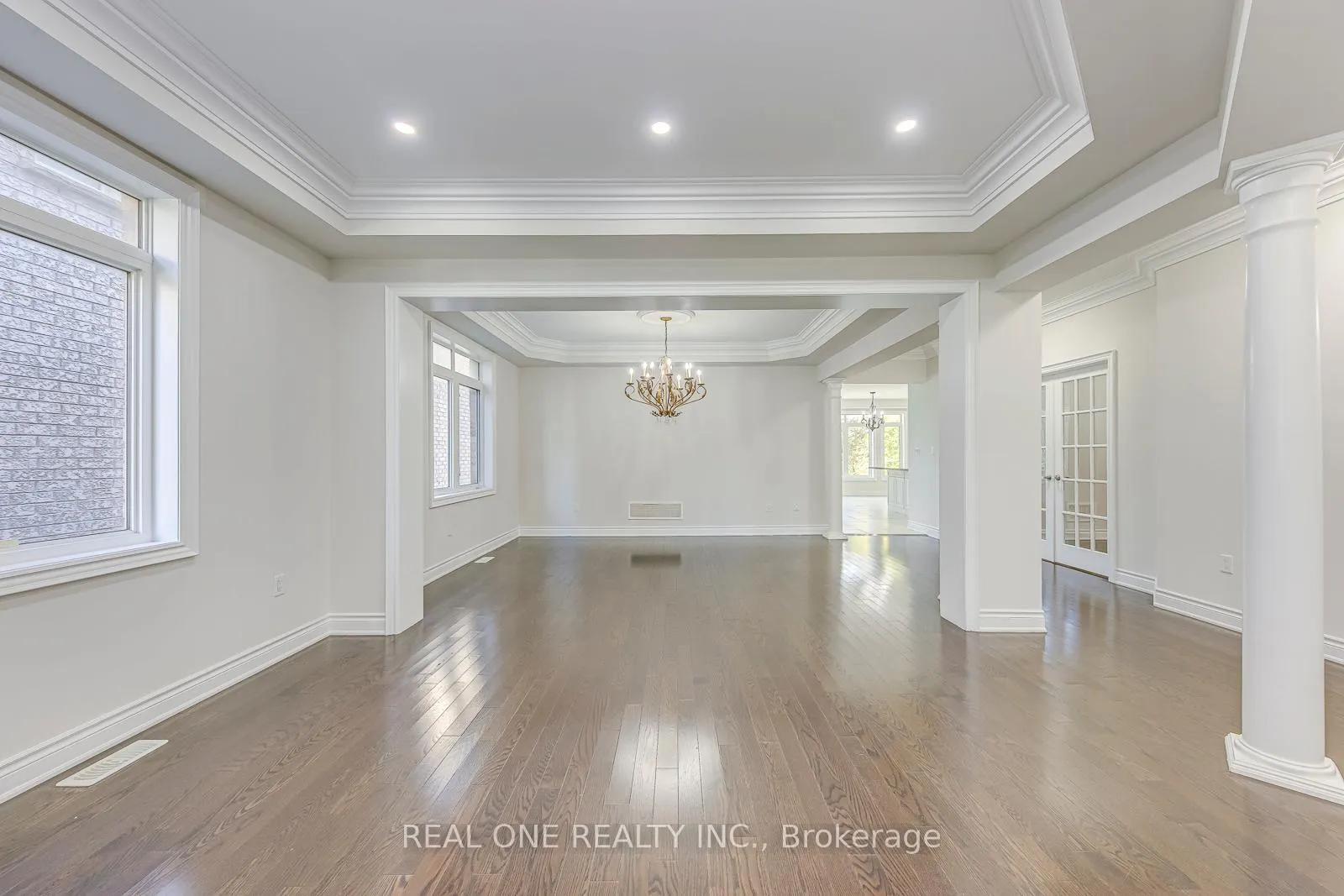 Photo 5 of 1342 Kestell Boulevard, Oakville, Joshua Creek — HOMEH