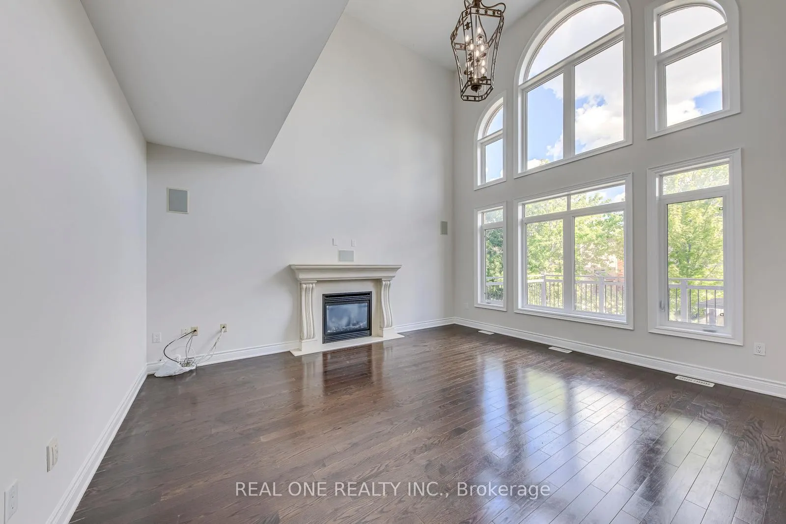Photo 8 of 1342 Kestell Boulevard, Oakville, Joshua Creek — HOMEH