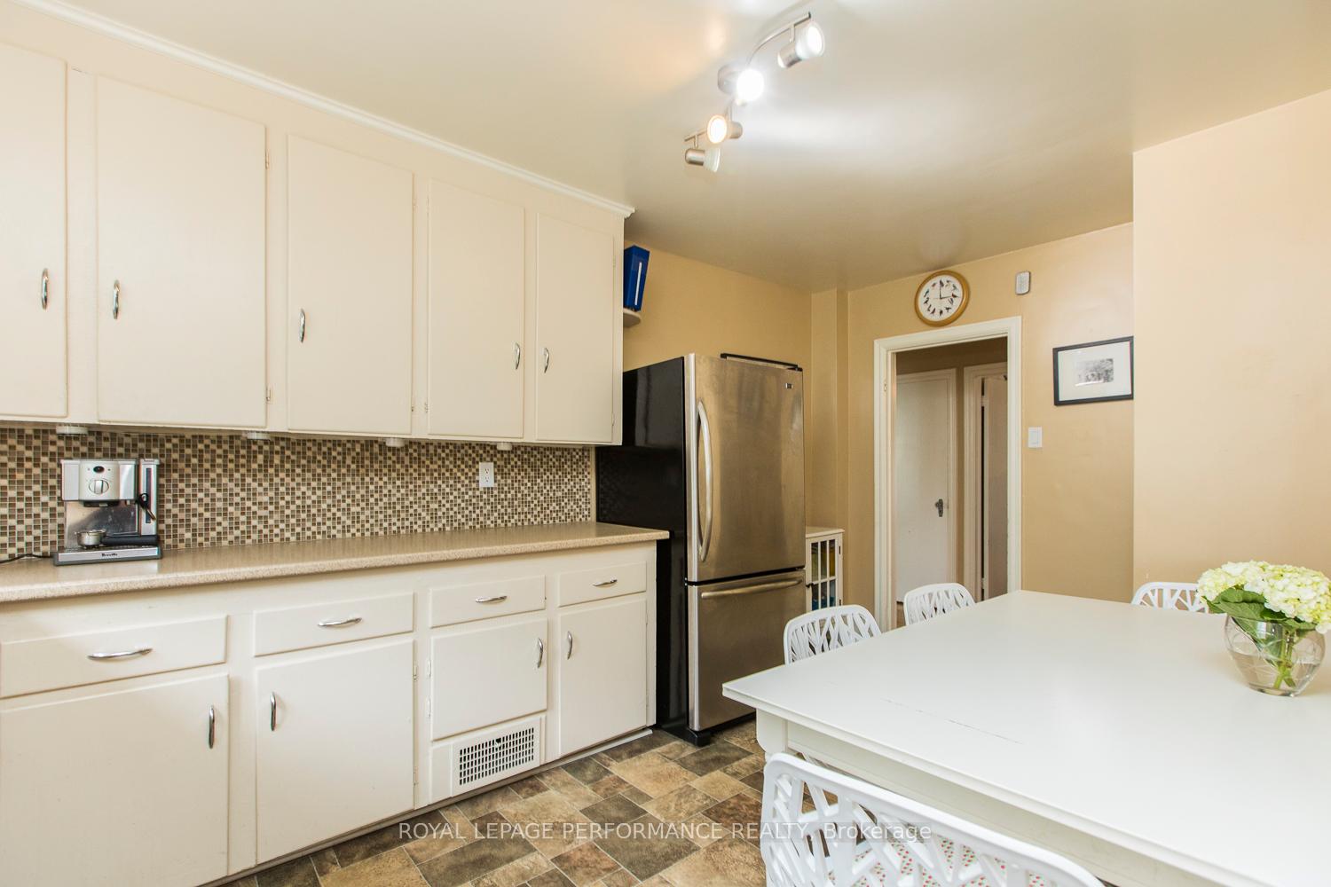 Photo 10 of 119 Glynn Avenue, Ottawa, Overbrook — HOMEH