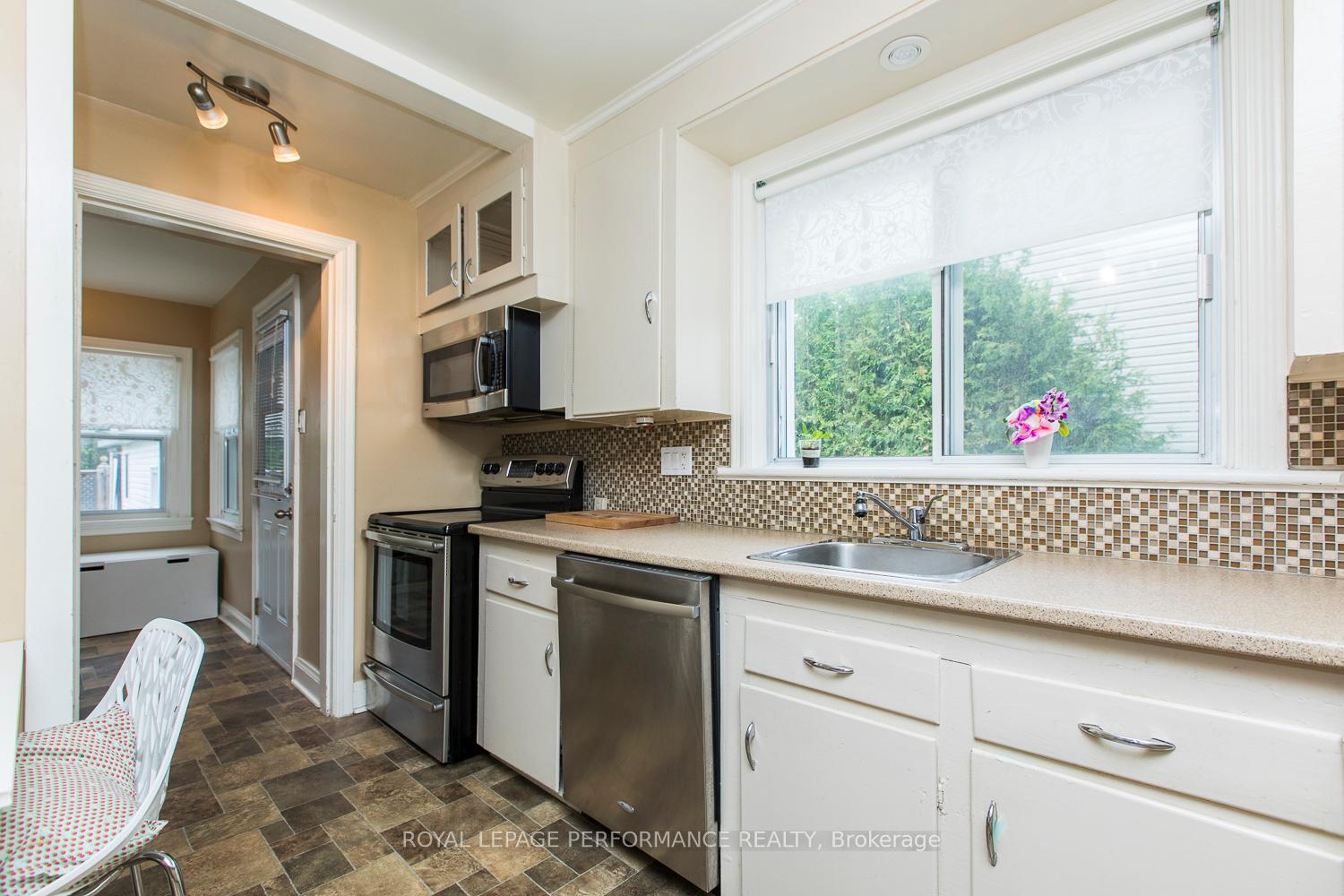 Photo 12 of 119 Glynn Avenue, Ottawa, Overbrook — HOMEH