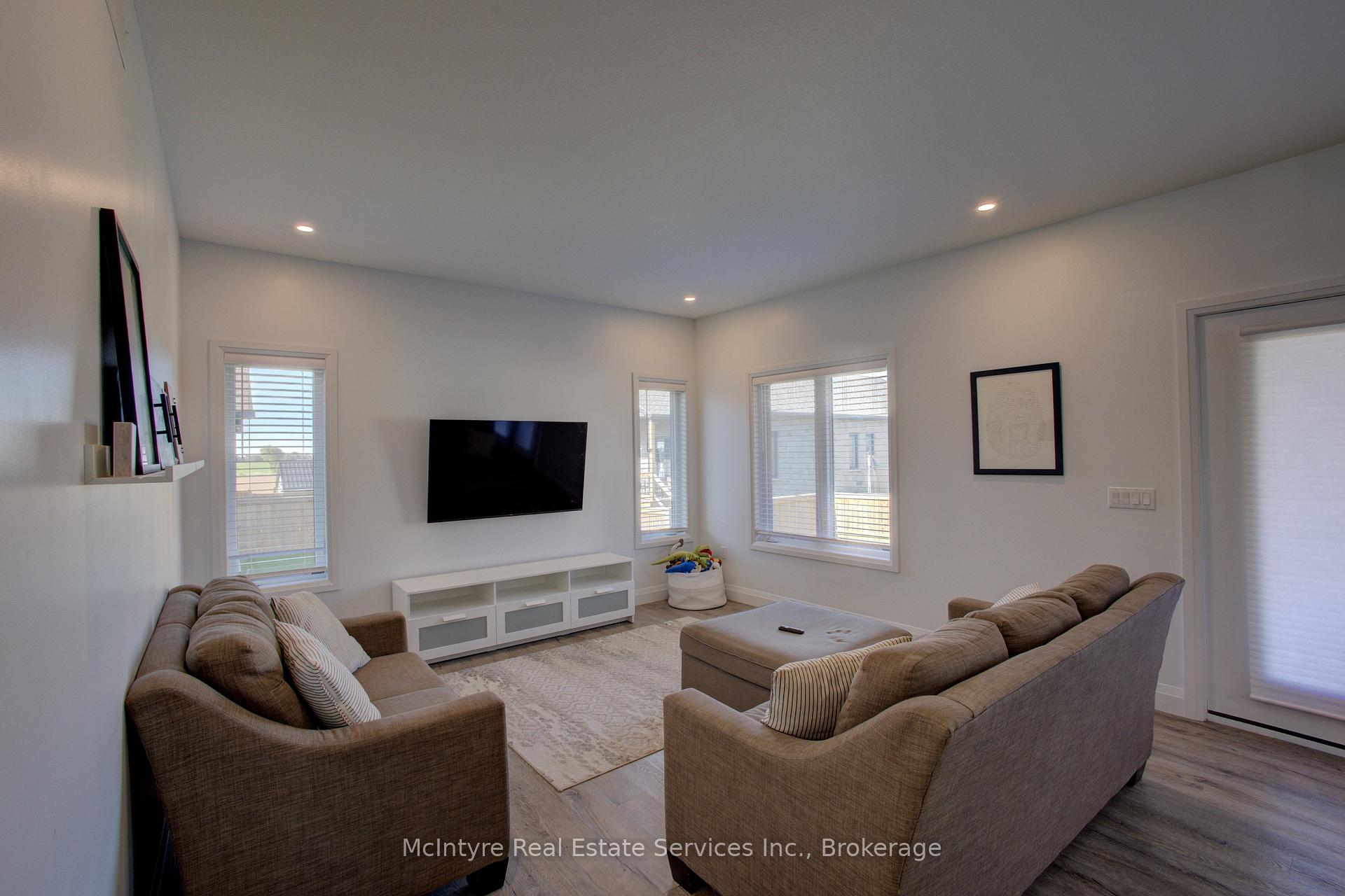 Photo 11 of 274 Mccourt Place, North Perth, Elma — HOMEH