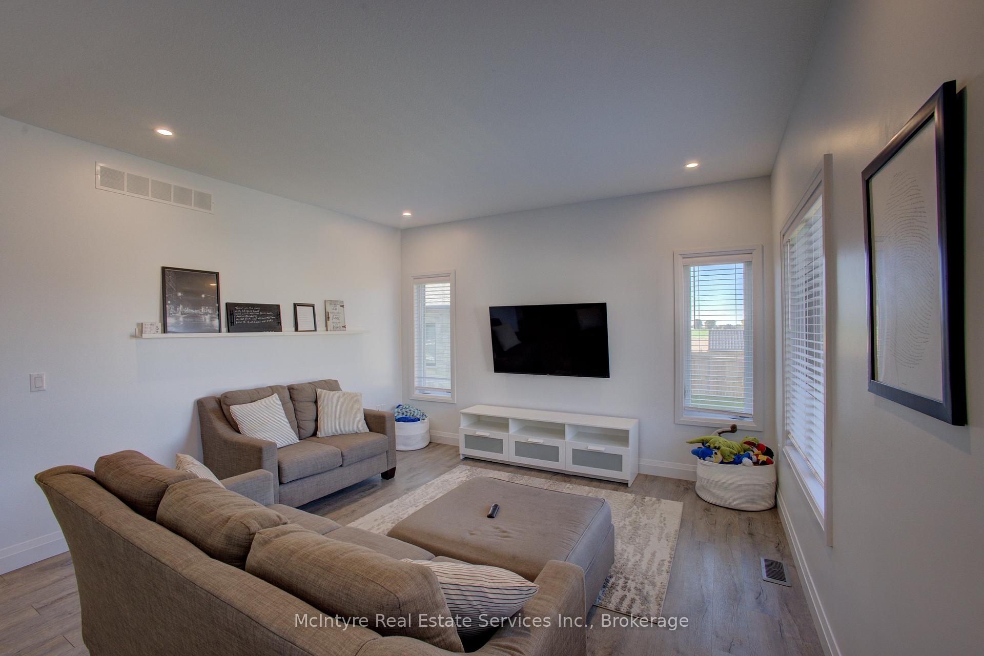 Photo 12 of 274 Mccourt Place, North Perth, Elma — HOMEH