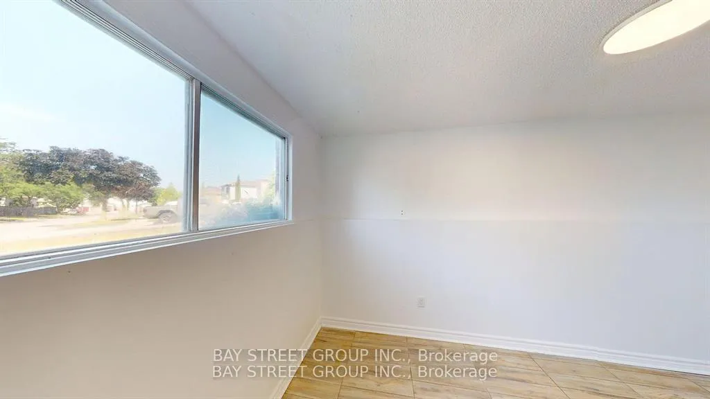 Photo 5 of Unit 2, 1448 Outlet Drive, Oshawa, Lakeview — HOMEH
