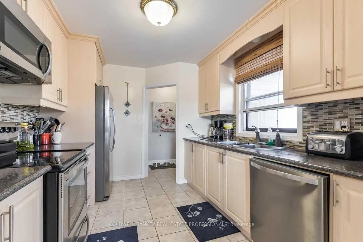 Photo 7 of 995 Gorham Street, Newmarket, Gorham-College Manor — HOMEH