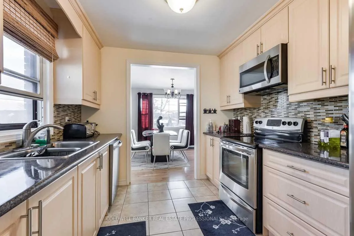 Photo 14 of 995 Gorham Street, Newmarket, Gorham-College Manor — HOMEH
