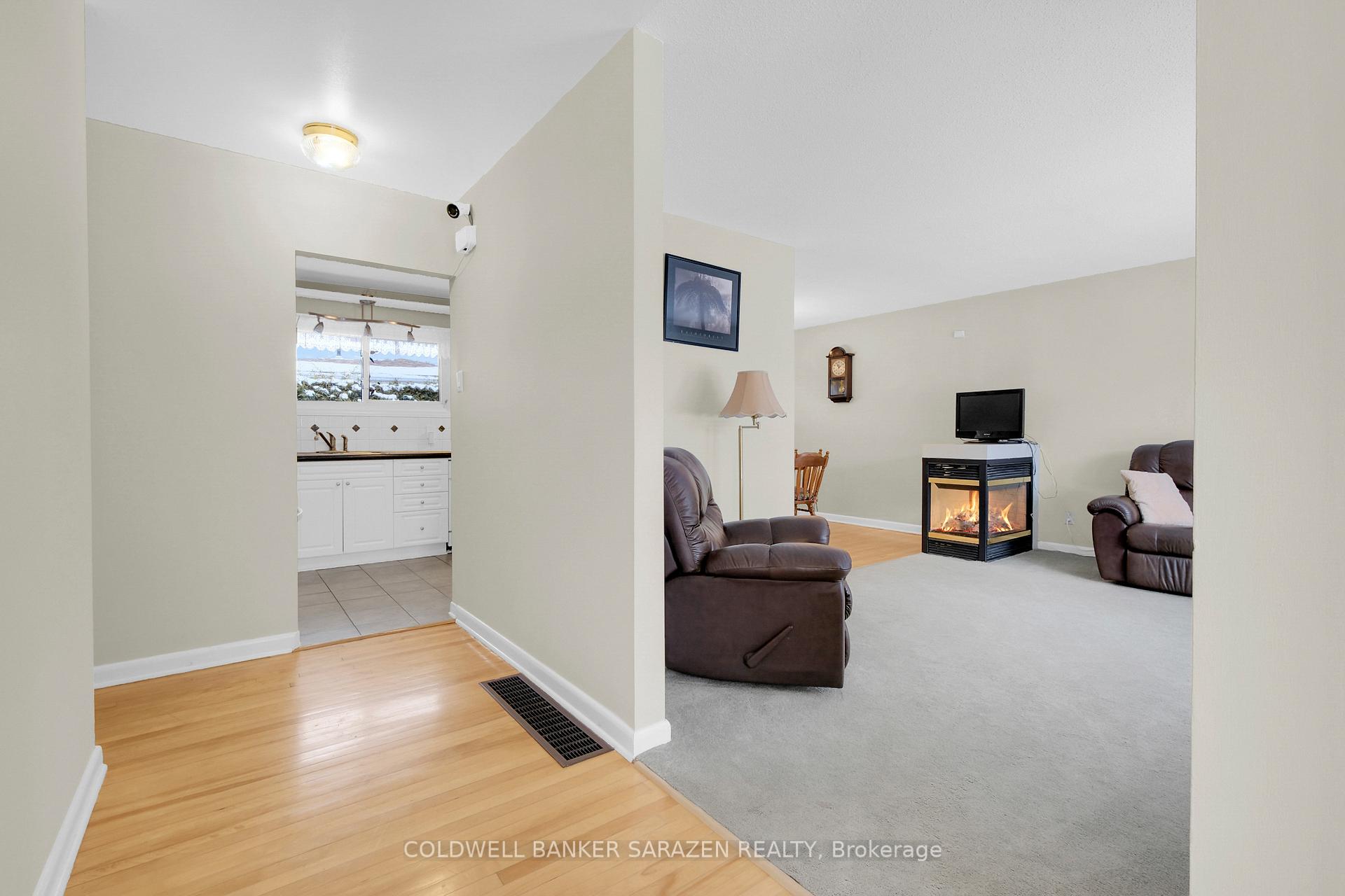 Photo 3 of 2175 Regency Terrace, Ottawa, Parkway Park — HOMEH