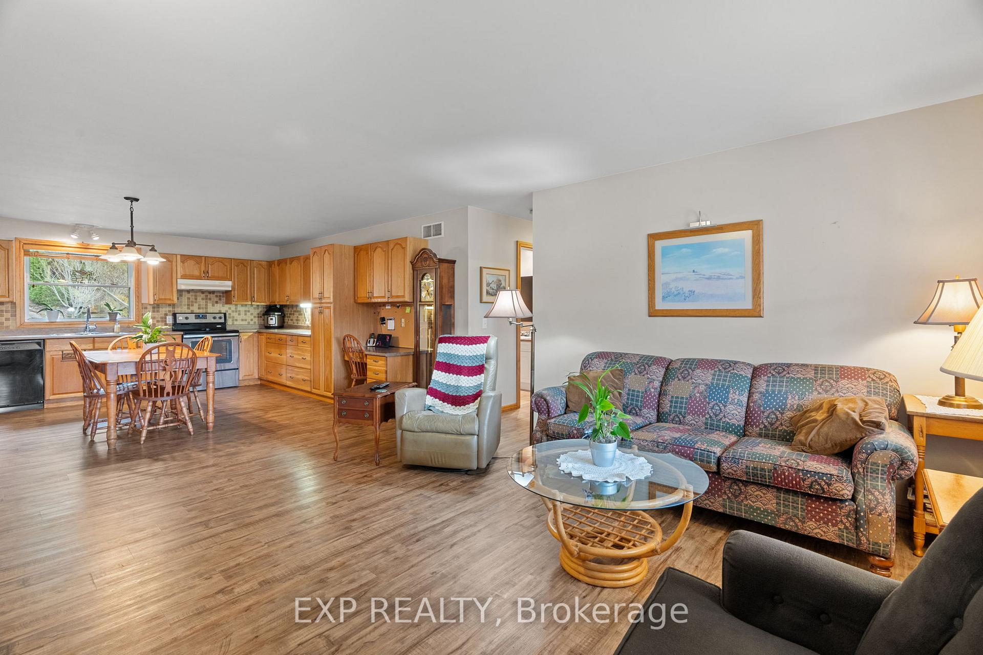 Photo 10 of 30680 Hungry Hollow Road, North Middlesex, Rural North Middlesex — HOMEH