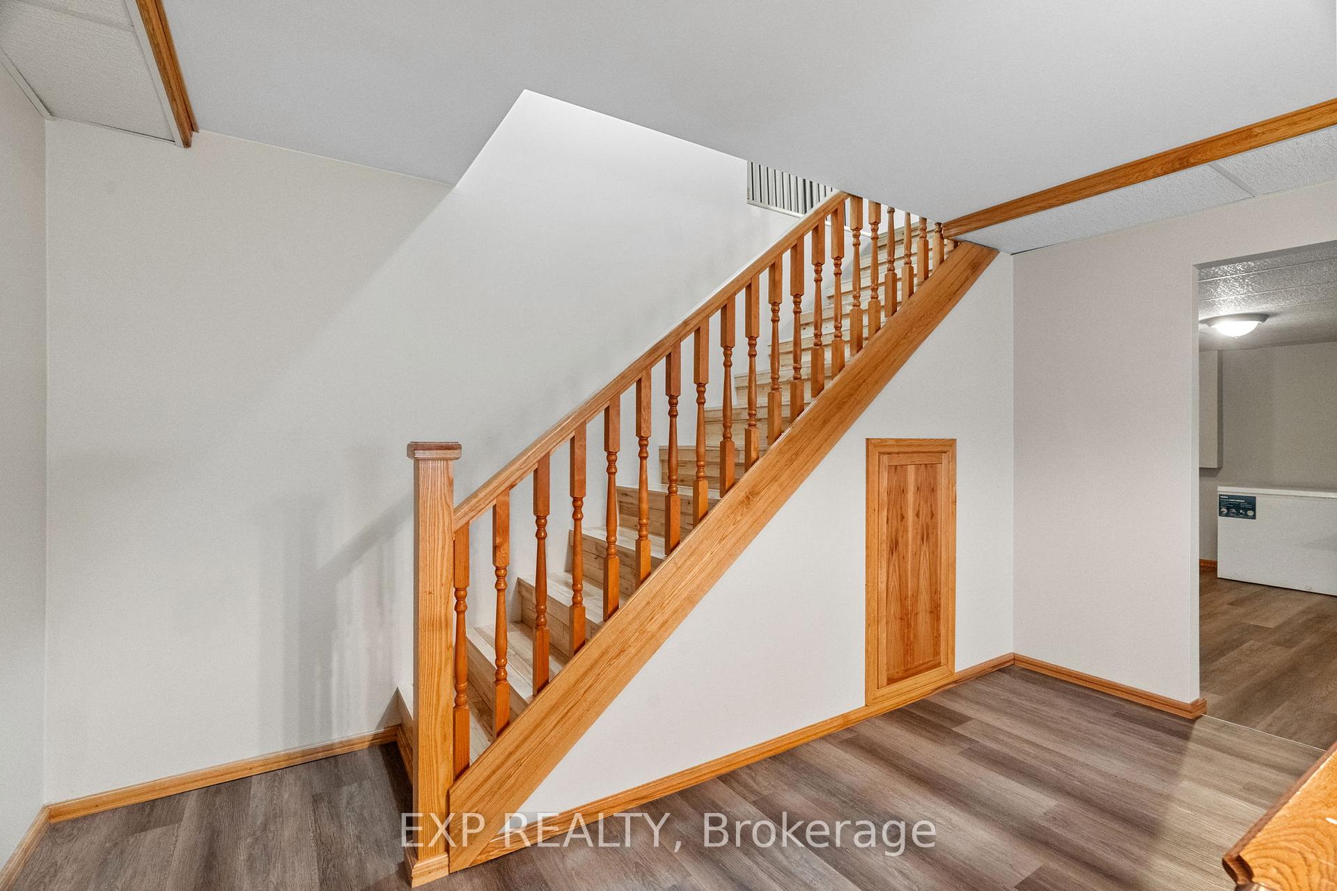 Photo 18 of 30680 Hungry Hollow Road, North Middlesex, Rural North Middlesex — HOMEH