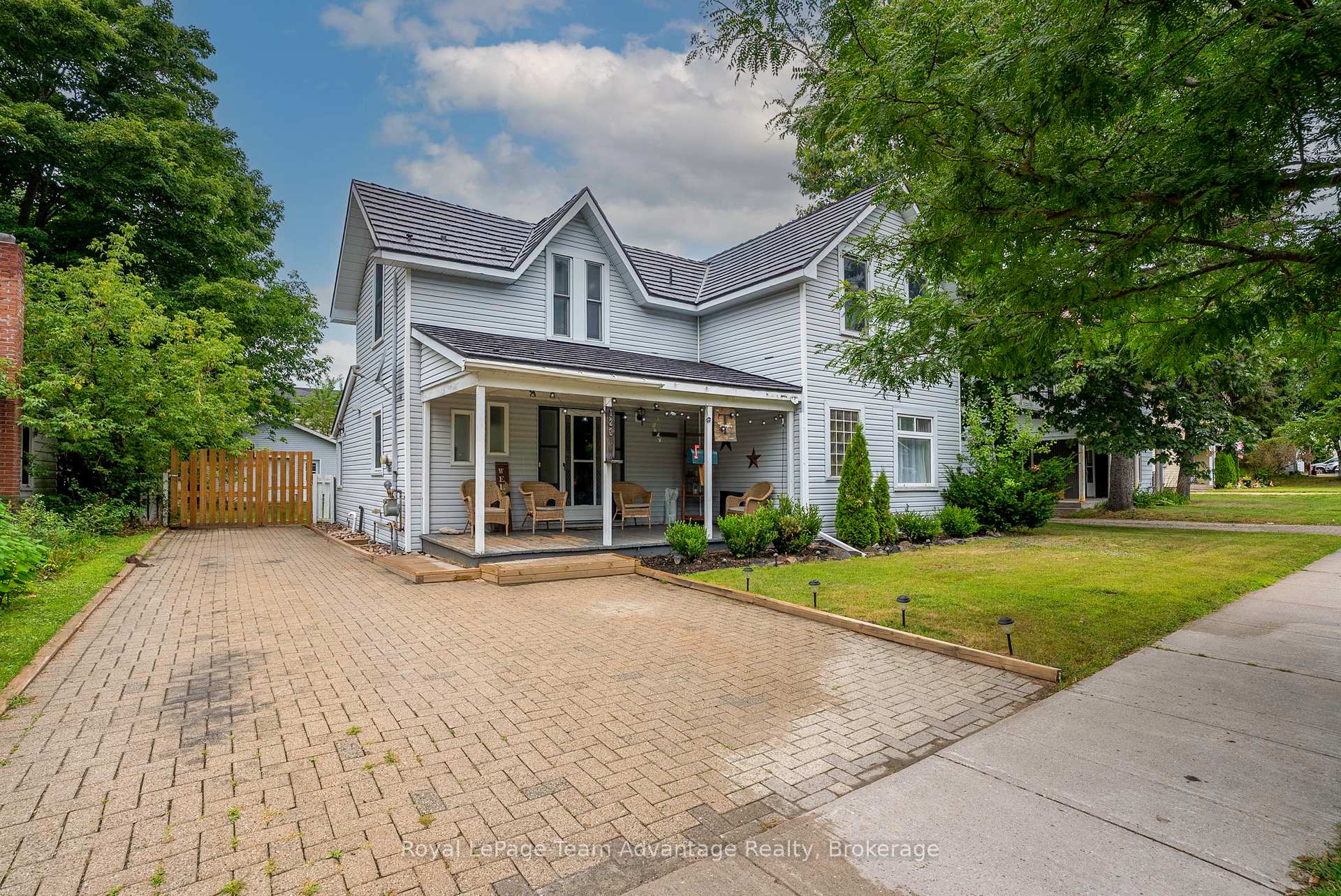 Photo 1 of 122 Gibson Street, Parry Sound — HOMEH