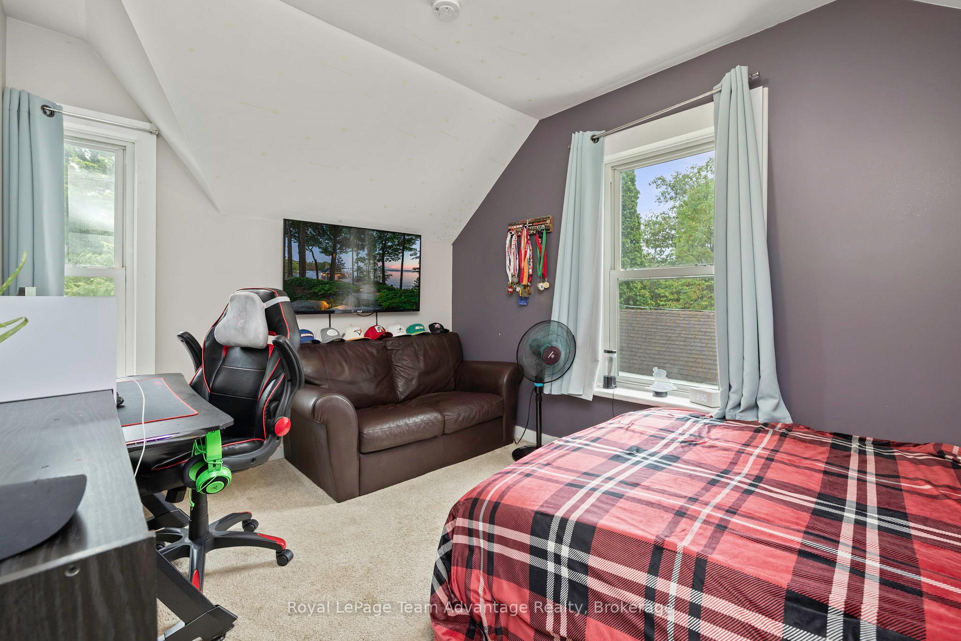 Photo 19 of 122 Gibson Street, Parry Sound — HOMEH