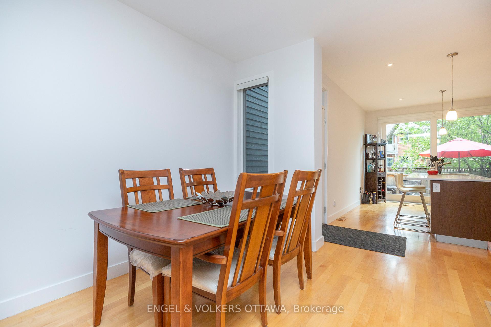 Photo 8 of 53 Vaughan Street, Ottawa, Lindenlea — HOMEH