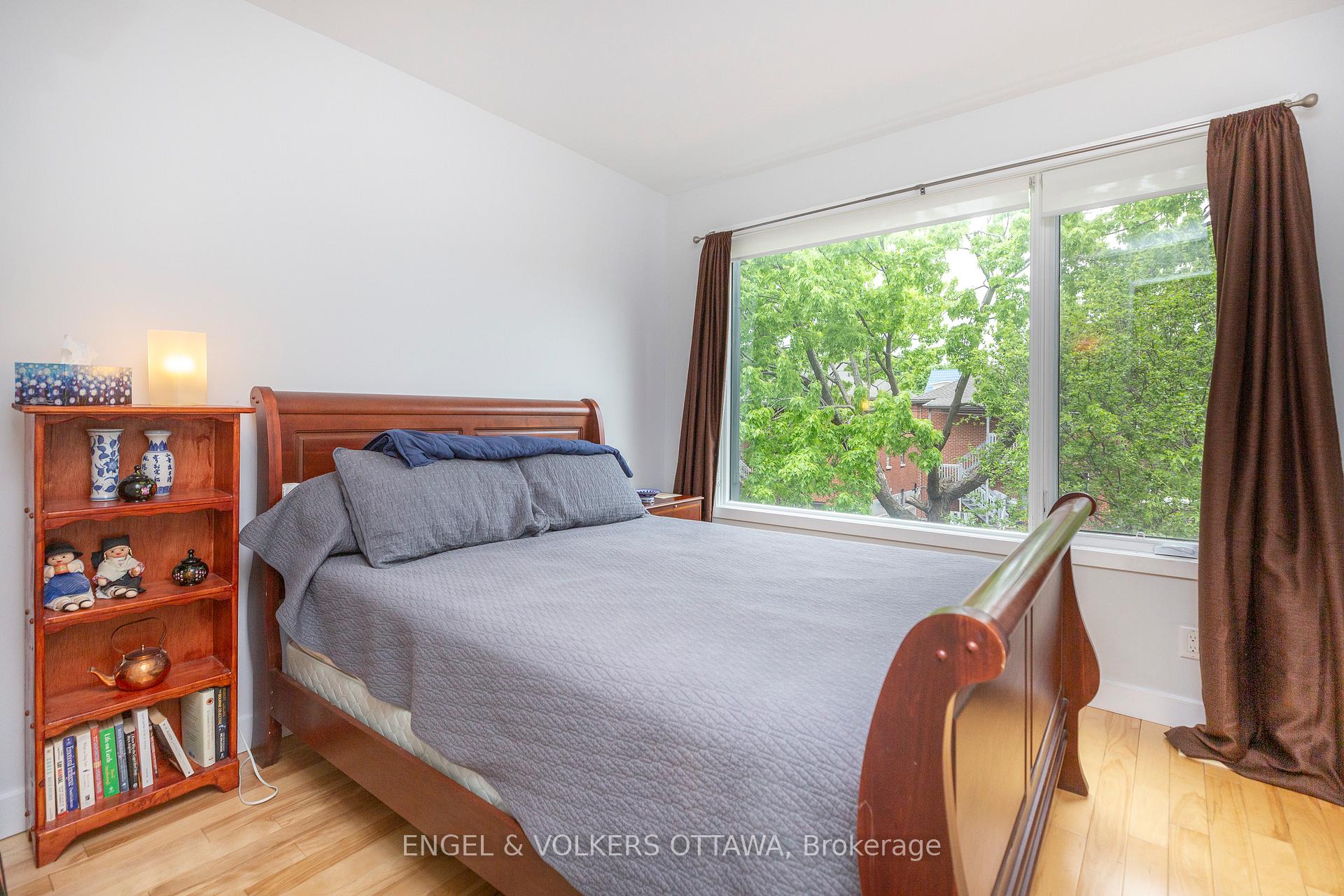Photo 18 of 53 Vaughan Street, Ottawa, Lindenlea — HOMEH