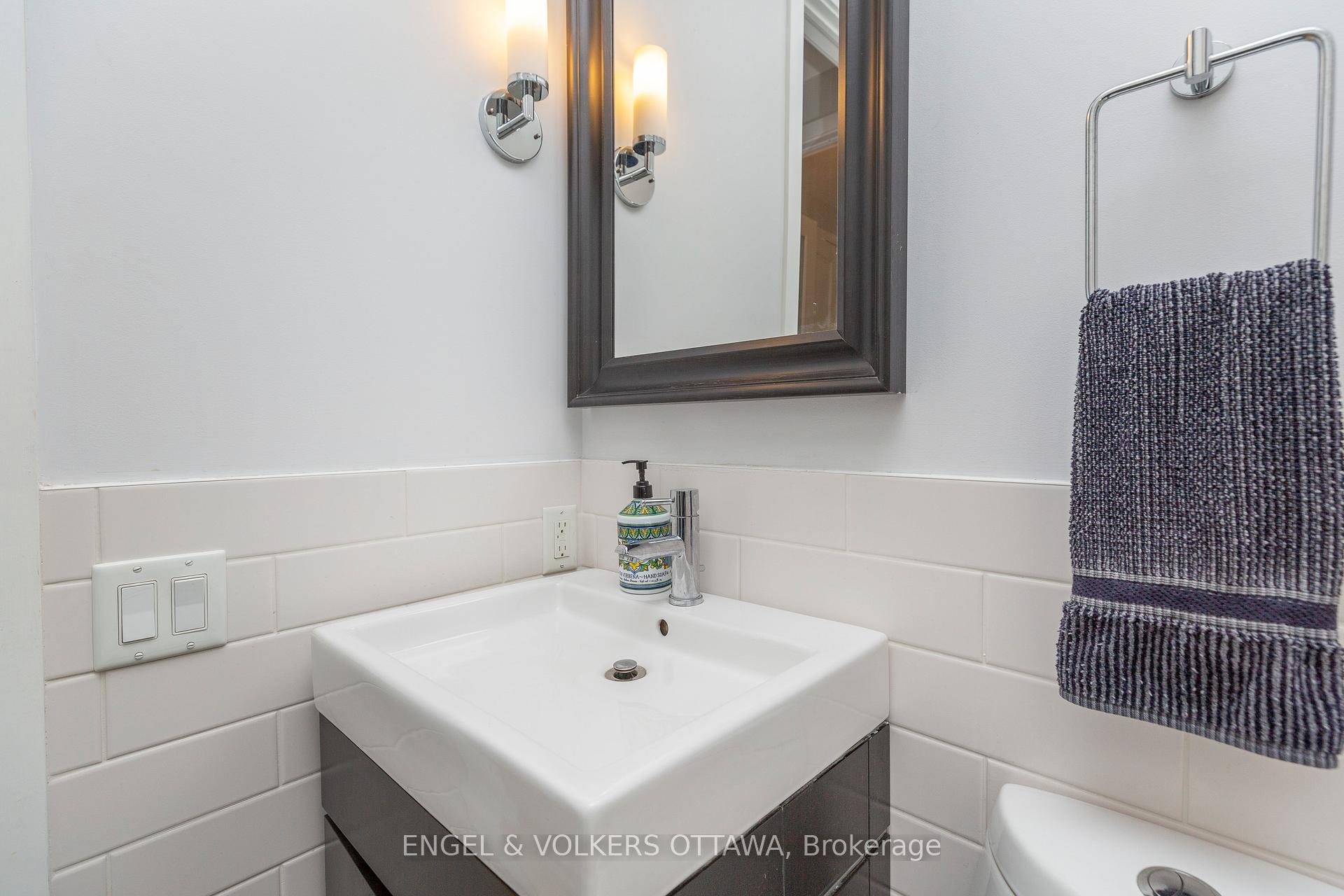 Photo 21 of 53 Vaughan Street, Ottawa, Lindenlea — HOMEH