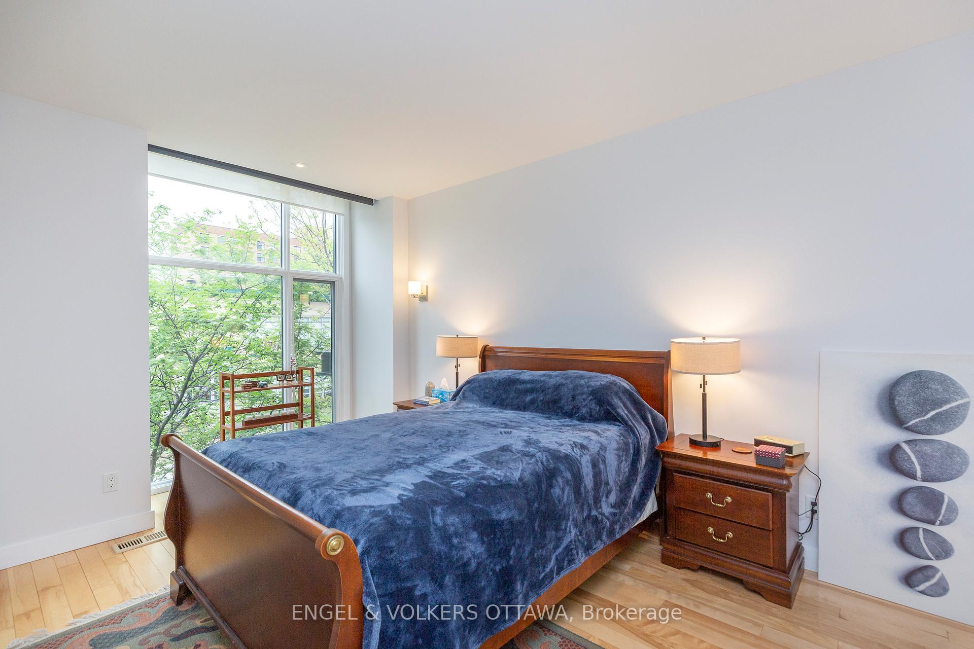 Photo 25 of 53 Vaughan Street, Ottawa, Lindenlea — HOMEH