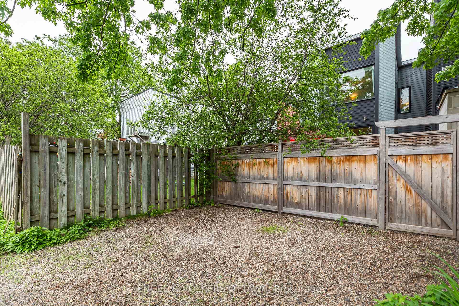 Photo 34 of 53 Vaughan Street, Ottawa, Lindenlea — HOMEH