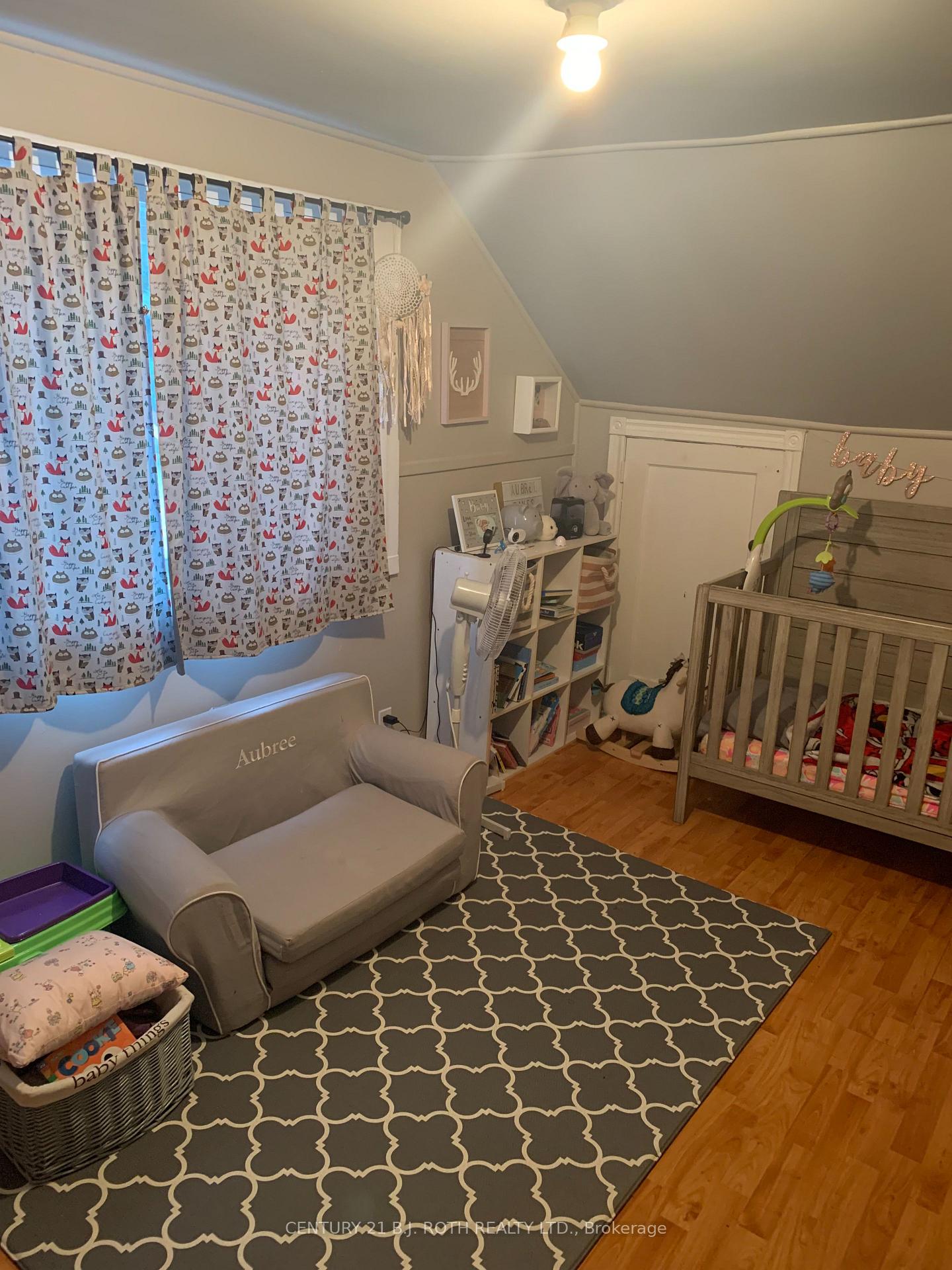 Photo 6 of 16 Albany Avenue, Orillia — HOMEH