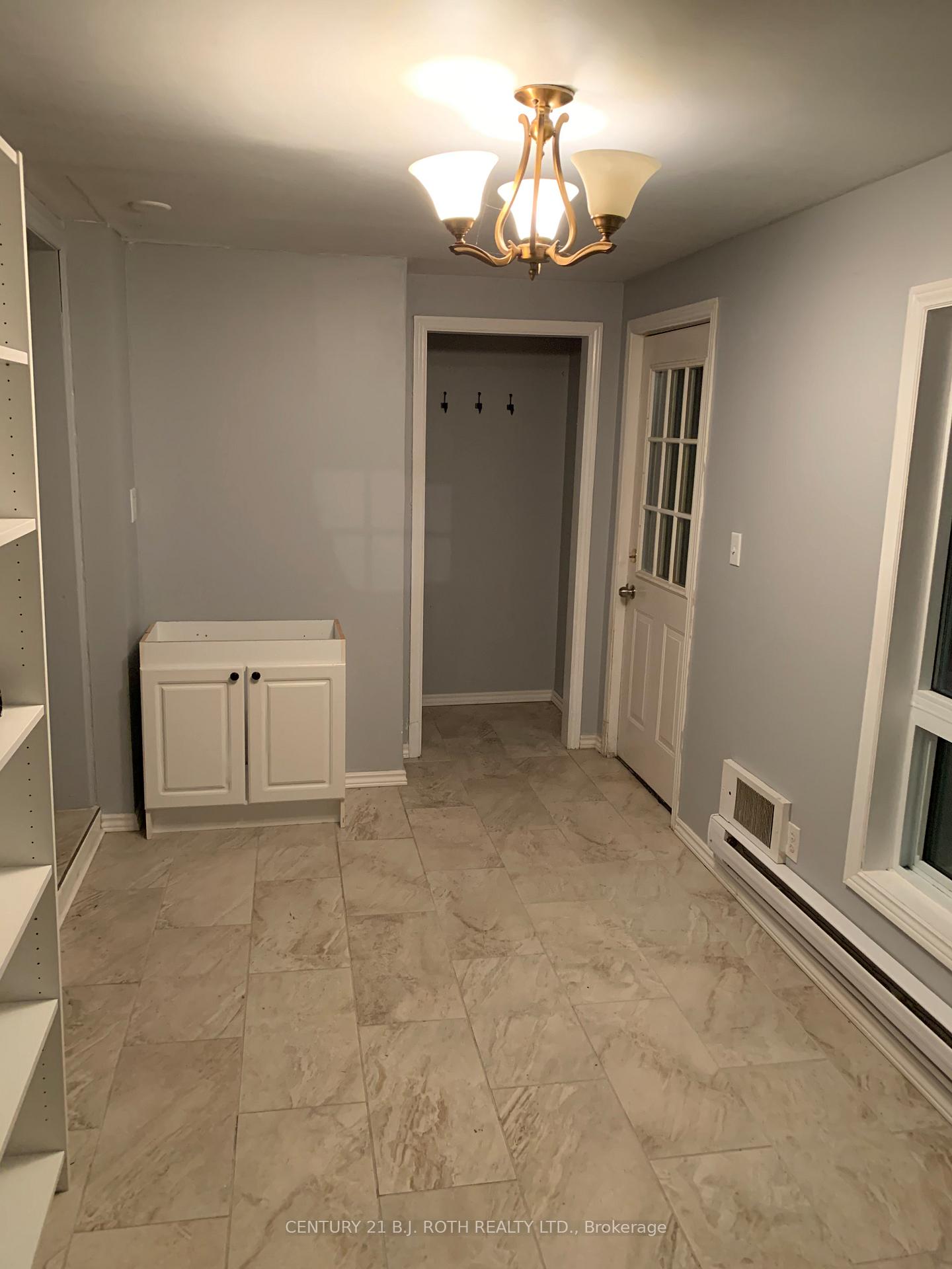 Photo 9 of 16 Albany Avenue, Orillia — HOMEH