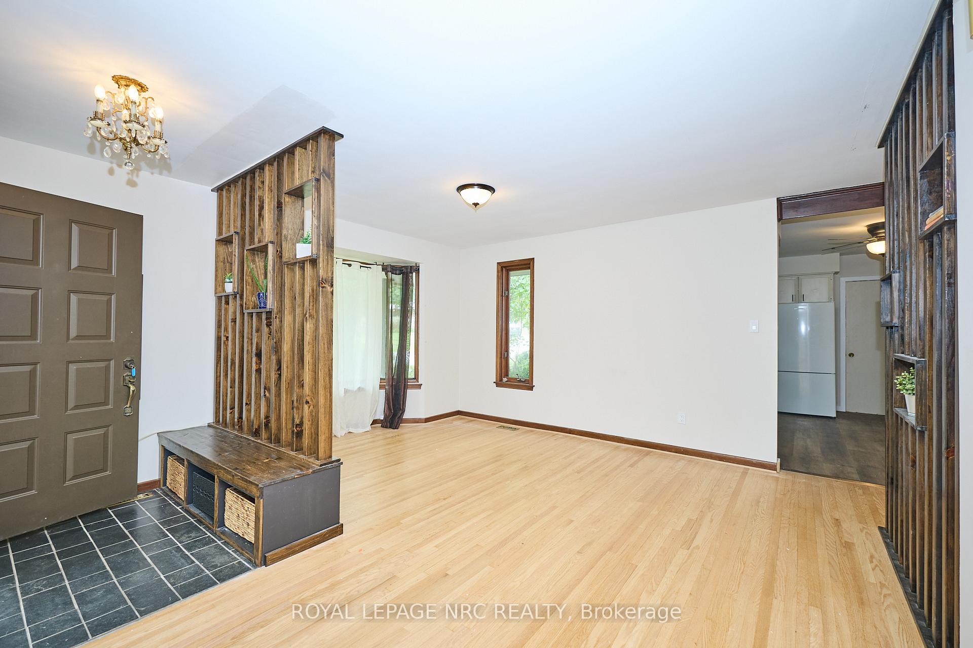 Photo 4 of 17 Alan Crescent, Pelham, Fonthill — HOMEH
