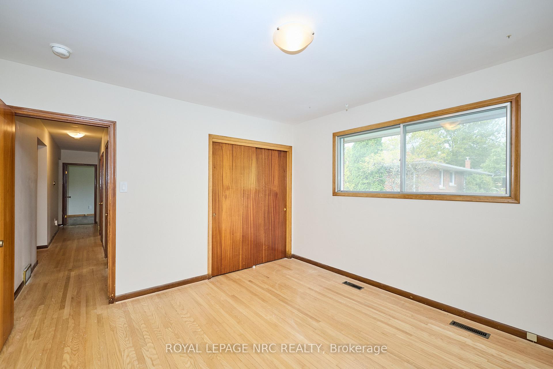 Photo 14 of 17 Alan Crescent, Pelham, Fonthill — HOMEH